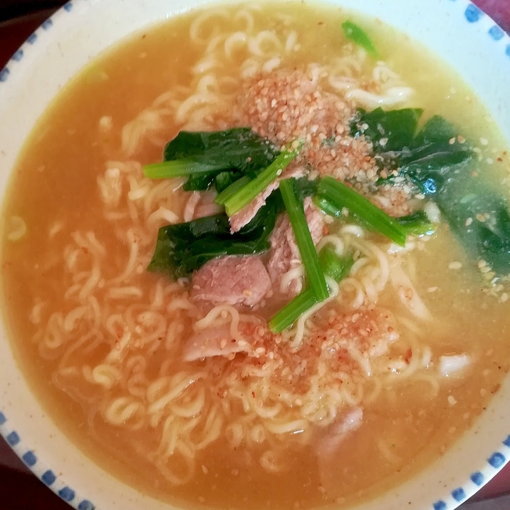 サッポロ一番で塩味噌ラーメン